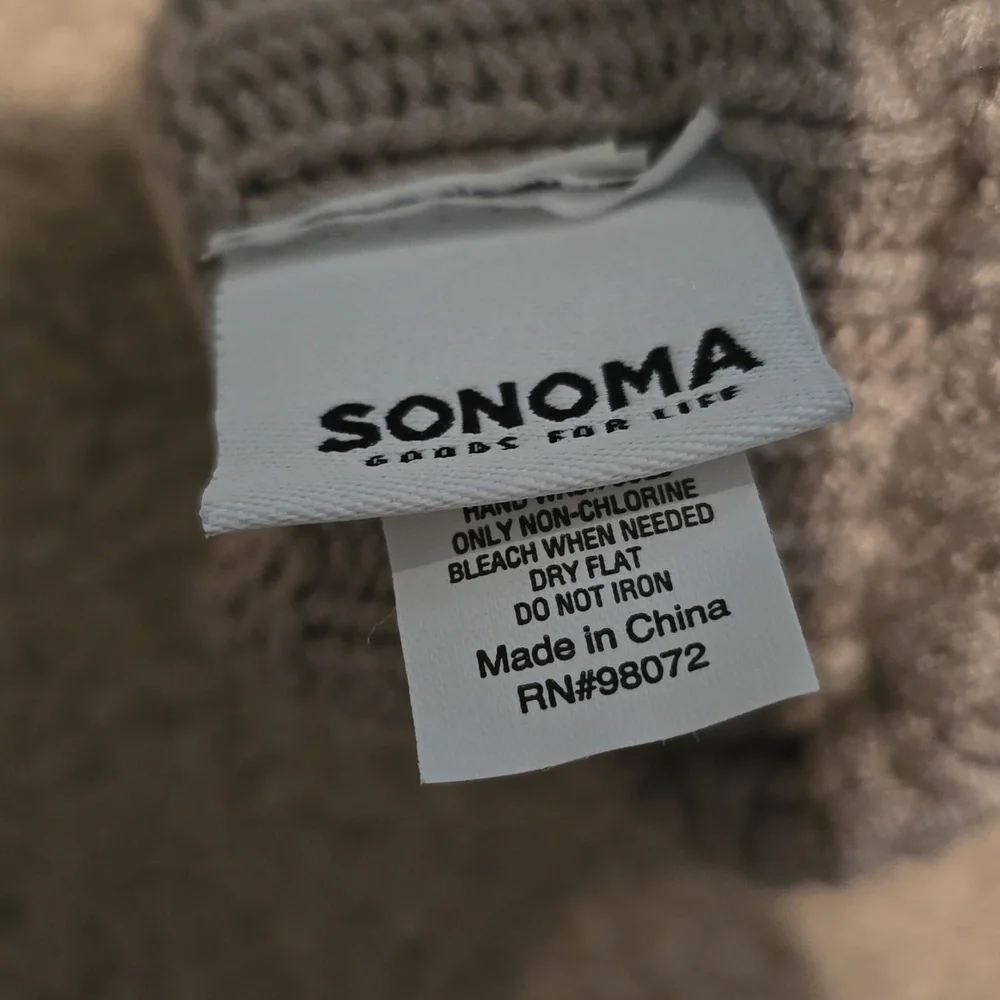 Sonoma Cozy Gray Knit Gloves